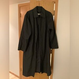 TravelSmith Men's Full Length Raincoat